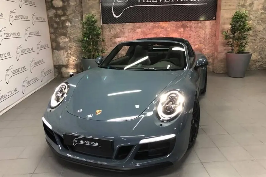Porsche 911 Targa 4 GTS — vendu par Helveticar
